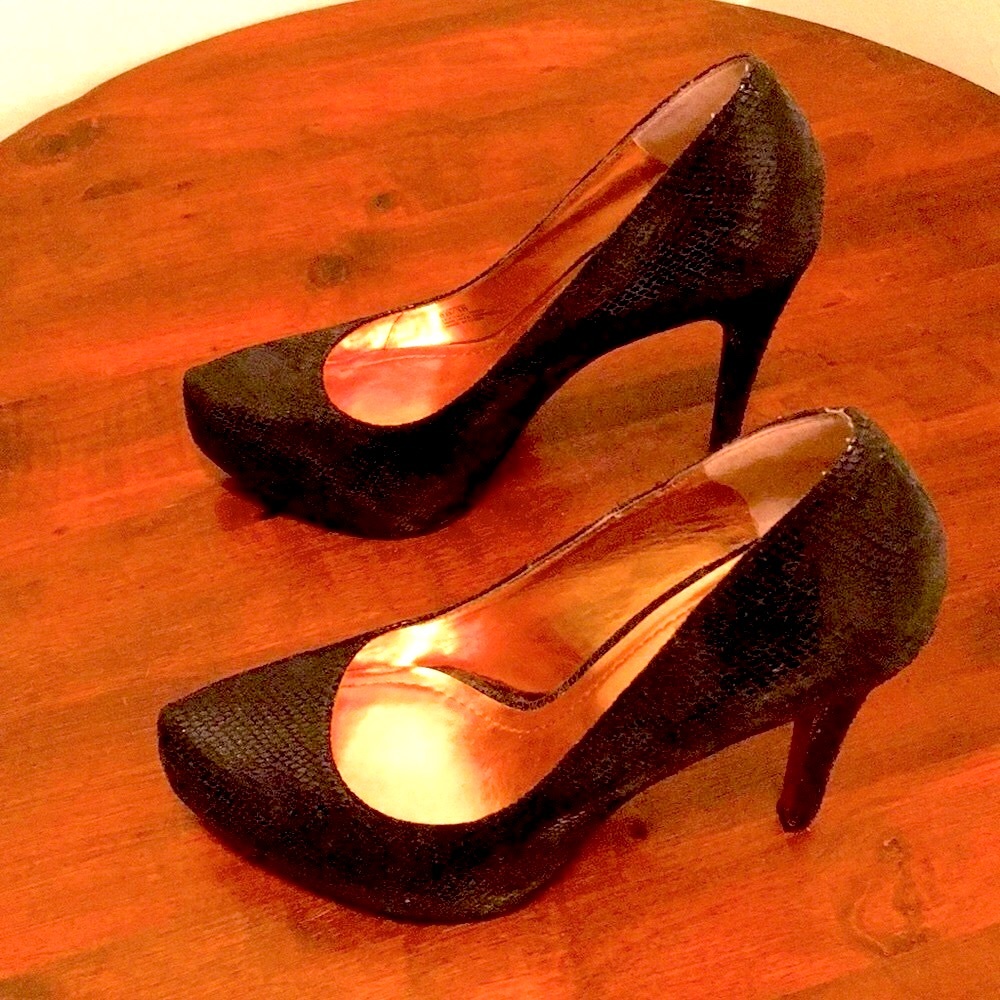 Bcbgeneration Parade Platform Pump Sz 38 / 8 B - image 2